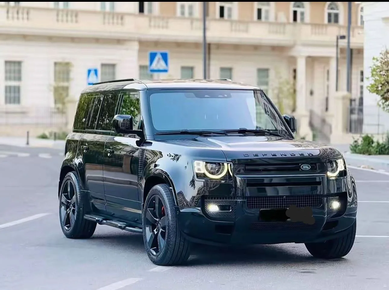 Range Rover Defender P400